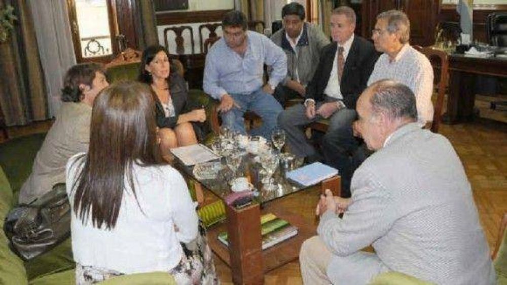  Gremios docentes esperar�n una respuesta del PE hasta la pr�xima semana