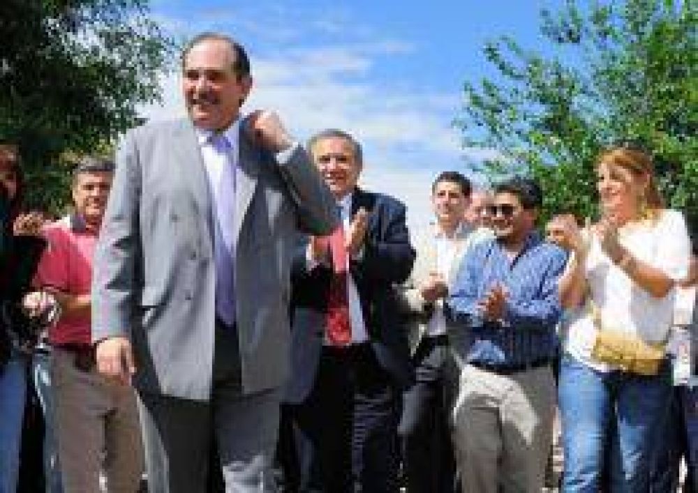  Alperovich neg� que polic�as de civil vigilen a La Bancaria