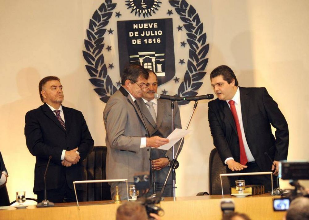 La fiesta en el Concejo fue alperovichista
