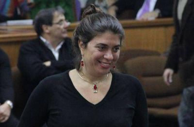 Paola Caputo present� un proyecto para extender licencias de maternidad