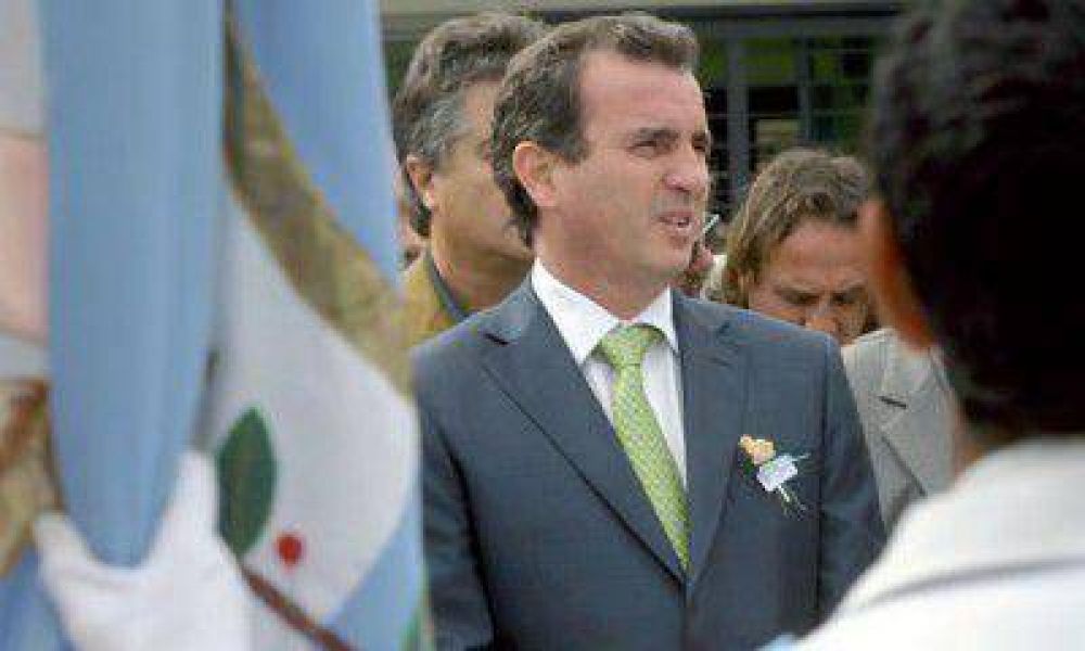 A un a�o de ser elegido gobernador, la imagen positiva de P�rez no llega al 40%