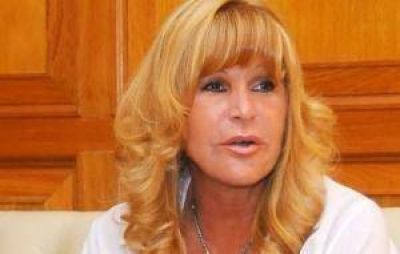 La intendente de Resistencia se expres� en Facebook y Twitter 