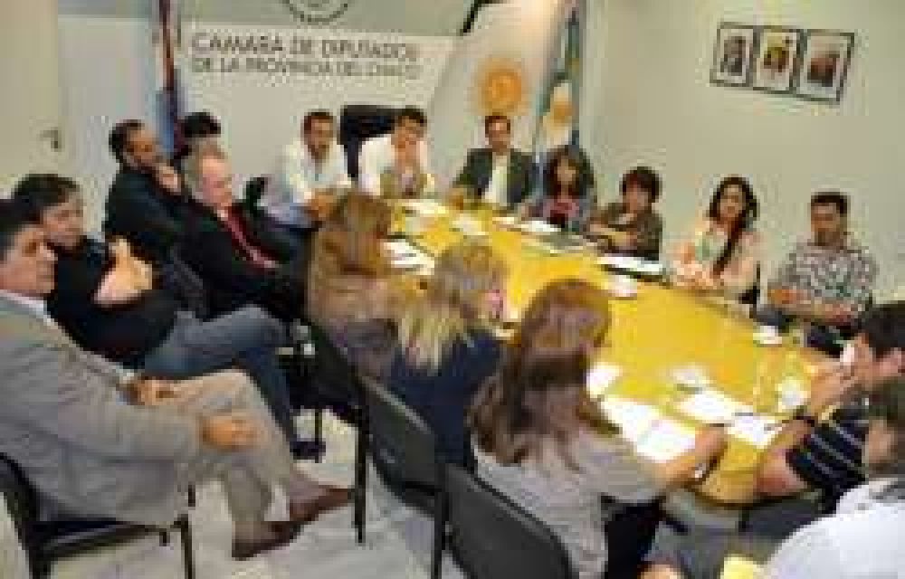 Avanzan para dar un fuerte est�mulo a la carrera de formaci�n docente		