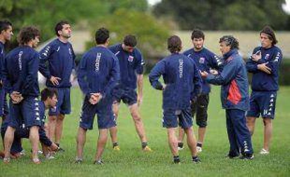 Gorosito asumi� como t�cnico de Tigre y dirigi� su primera pr�ctica