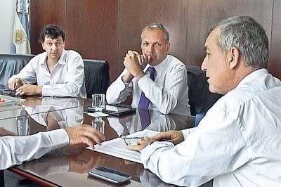 El gobernador gestion� la ejecuci�n de obras h�dricas para Chubut