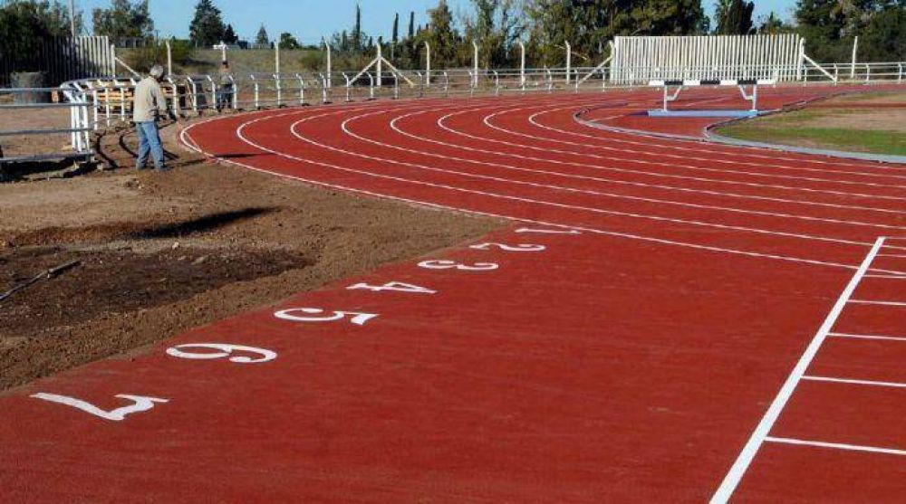  Primera pista sint�tica para atletismo en la provincia
