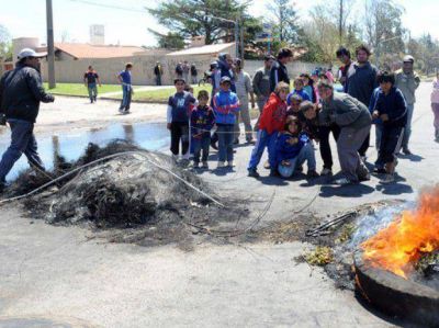 El sur santafesino se recupera del temporal en un marco de reclamos
