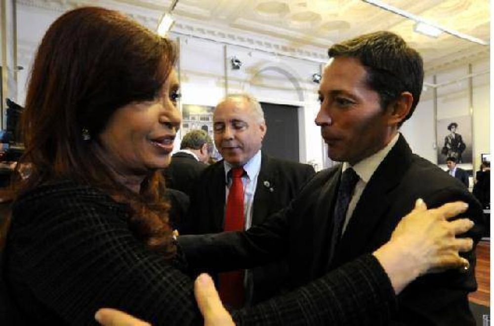 El municipio de Esteban Echeverr�a celebra el anuncio de �obras emblem�ticas� para el distrito