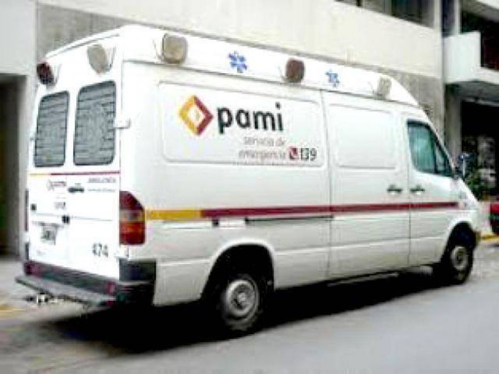 El PAMI entreg� doce ambulancias
