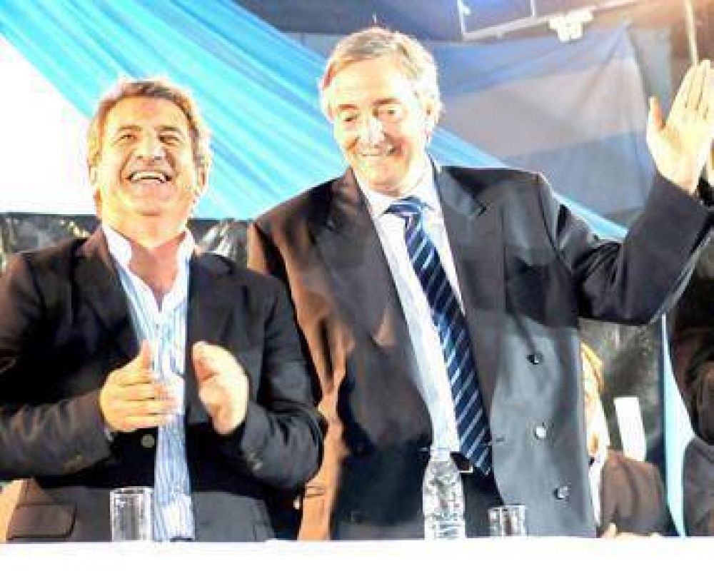 Llega a Paran� la muestra N�stor por Todos
