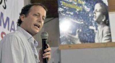 Mart�n: �Seguir� mejorando Lomas junto a los vecinos�