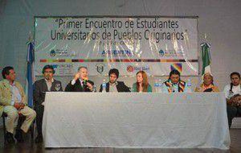 Presencia de la UNaF en el 1� Encuentro de Estudiantes Universitarios de Pueblos Originarios