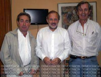 Amadeo: �Si Cristina obtiene m�s bancas en el Congreso reformar� la Constituci�n�