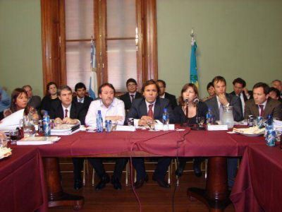 Presupuesto: Senadores K aprietan a Scioli