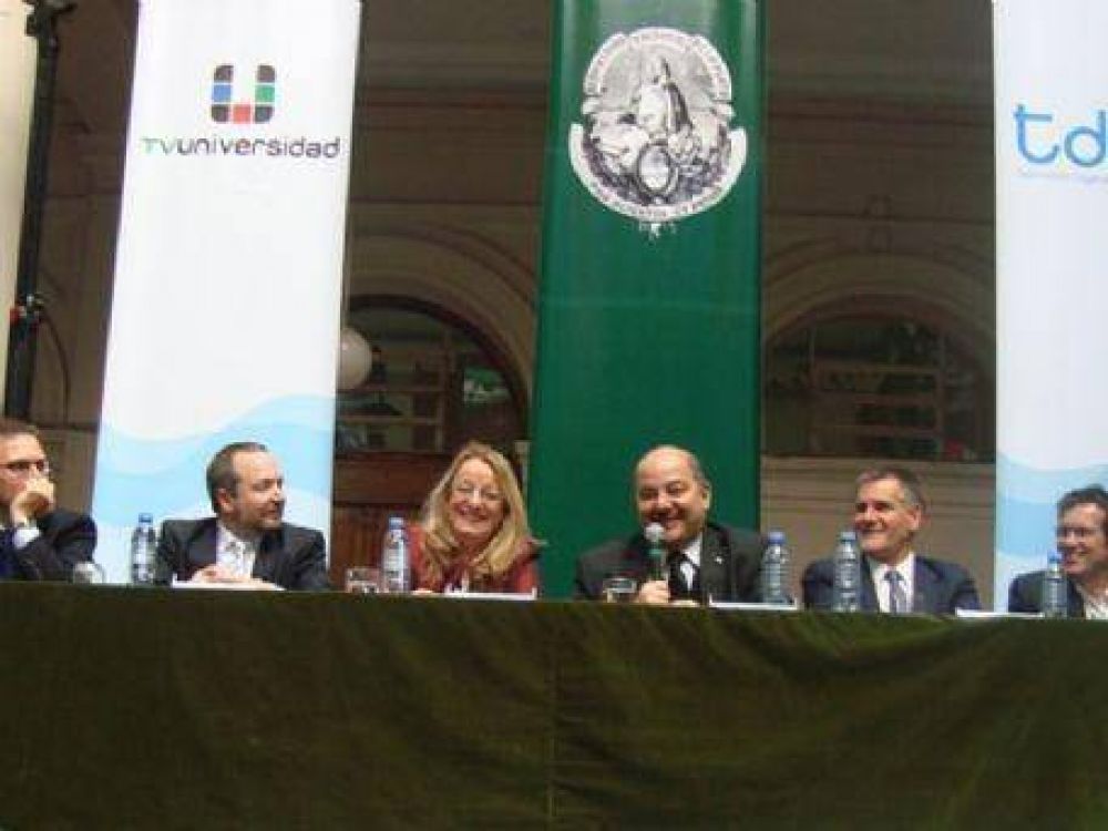 Con la presencia de Alicia Kirchner, la UNLP inaugur� oficialmente su canal de televisi�n abierta