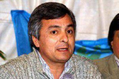 Marcelo Di Pascuale entreg� subsidios en la ciudad