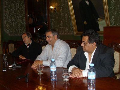 Salom�n visito a intendentes de la region