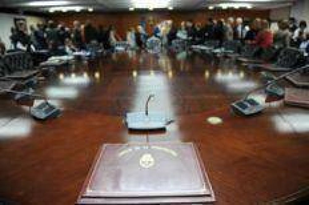 Otro d�a sin aprobar a los subrogantes