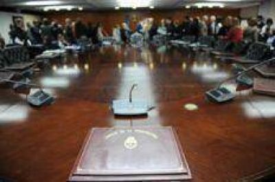 Otro d�a sin aprobar a los subrogantes