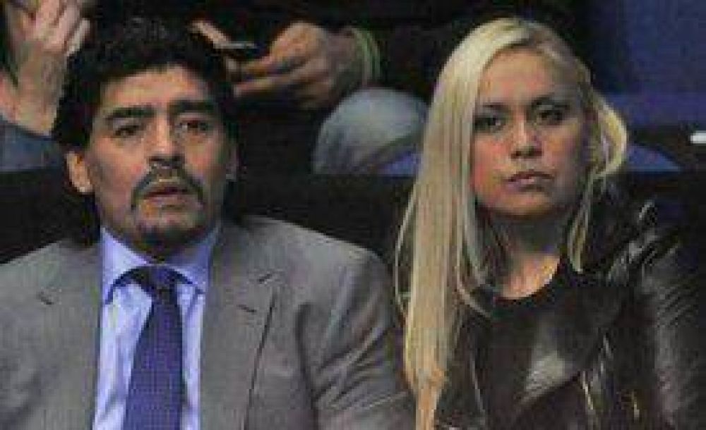 Las hijas de Maradona van a fondo en la guerra contra Ver�nica Ojeda