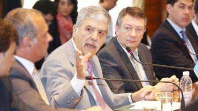 De Vido prometi� obras a los intendentes y pidi� apoyo para sostener el modelo K