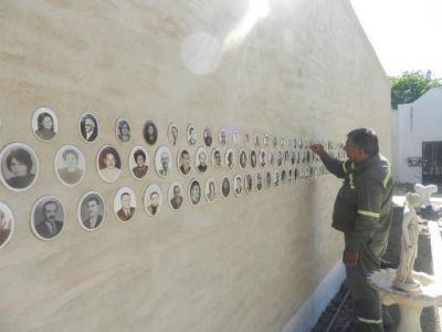 �Memoriabilia� en el Cementerio Municipal