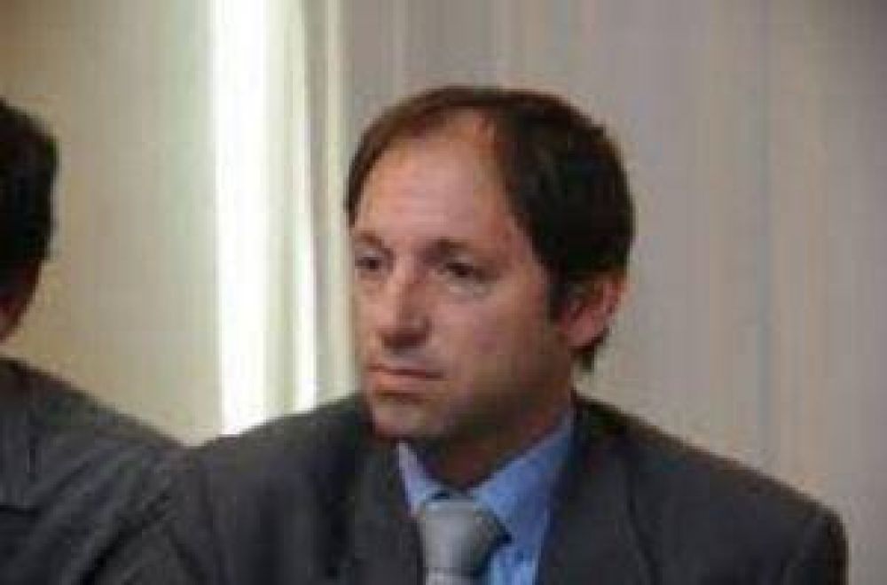 Enroque en el gabinete de Ra�l Jalil: Juan Cruz Miranda pasar� a Salud