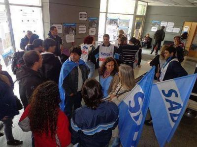 Docentes definen al paro como �masivo y contundente�