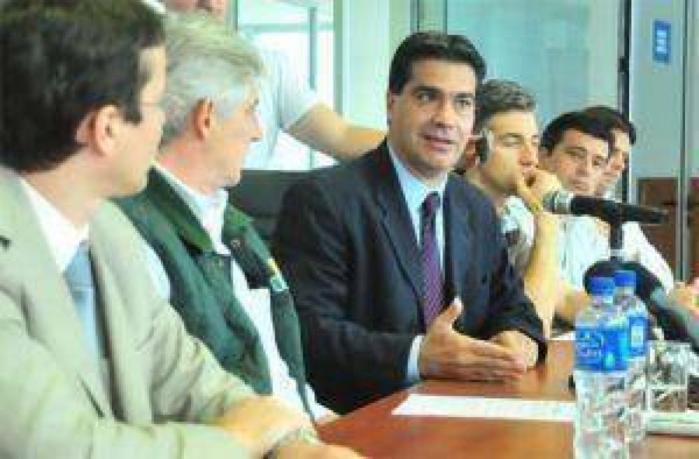 El gobernador agradeci� confianza a inversores del Fideicomiso Ganadero