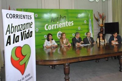 Presentaron el Proyecto �Abrazame a la Vida� 2012