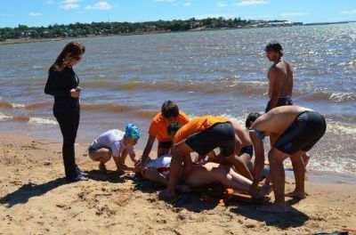 Comenz� el curso de guardavidas que trabajar�n en las playas del Brete y el M�rtires