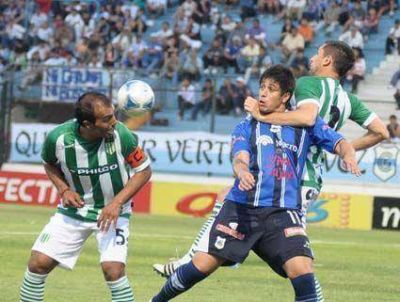 Gimnasia sube en la tabla  Le gan� a Banfield por 2 a 1 