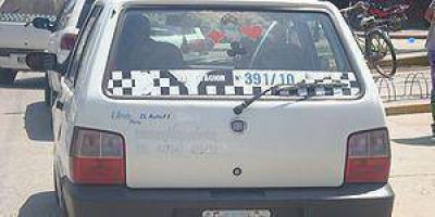 Muchos remiseros y taxistas incumplen con la identificaci�n reglamentaria