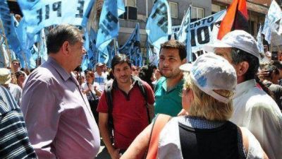  Nueva marcha contra las pol�ticas oficiales