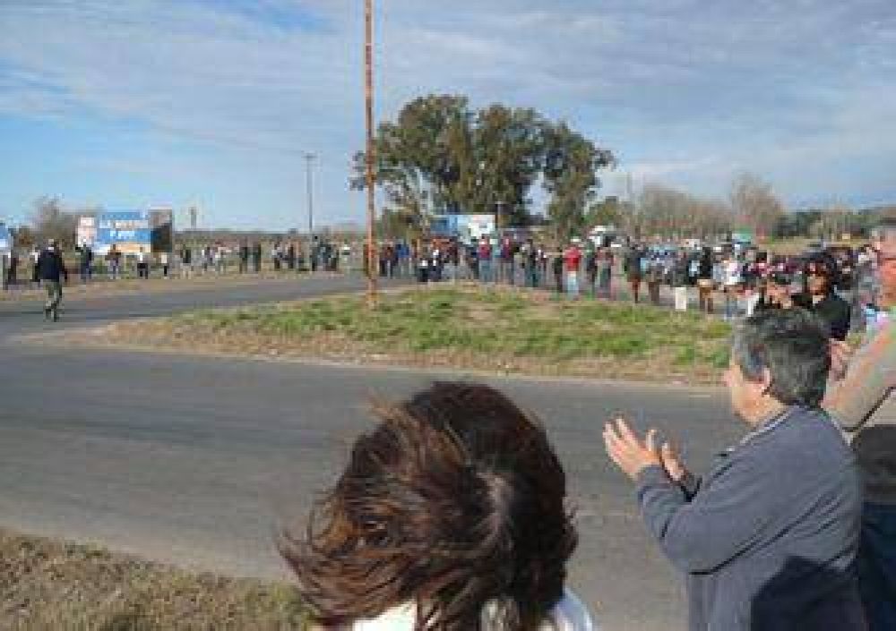 Ruta 8: Asamblea vecinal en Club Unidos.