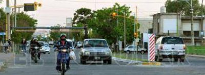 Tras 68 d�as de su clausura, habilitaron el puente de la avenida Sarmiento