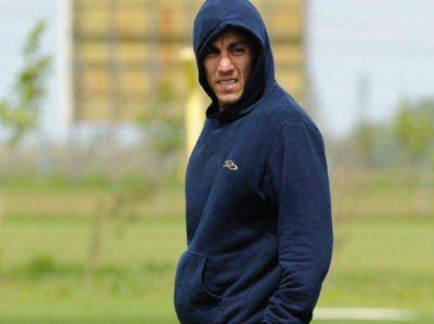 Central: Para el equipo de Russo el saque de arco se convierte en peligro de gol