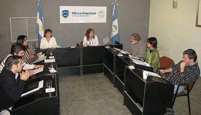 El MPN habr�a postergado la sesi�n del Concejo porque Hensel no pod�a estar presente