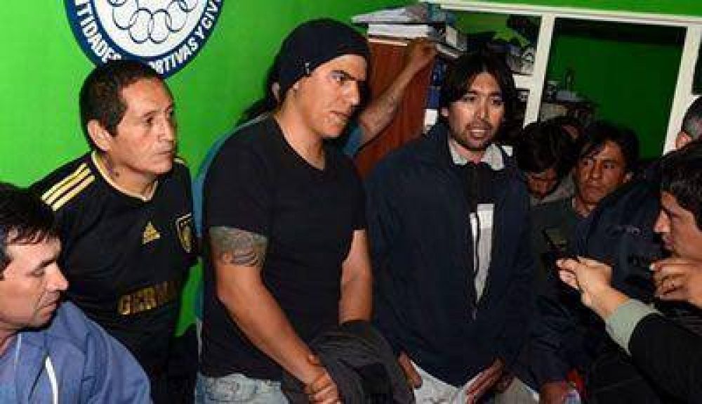 El secretario de trabajo de Peralta, Santiba�ez nos dijo prendan fuego Caleta total yo no vivo alla