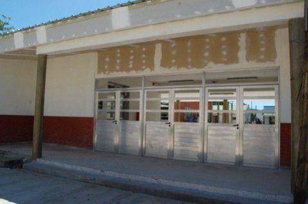 En tres semanas estar�a finalizada la obra de la Escuela H�roes de Malvinas
