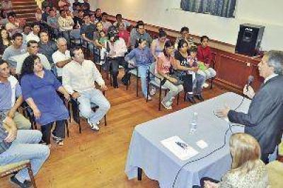 El gobierno provincial y diez cooperativas de trabajo firmaron un convenio de colaboraci�n