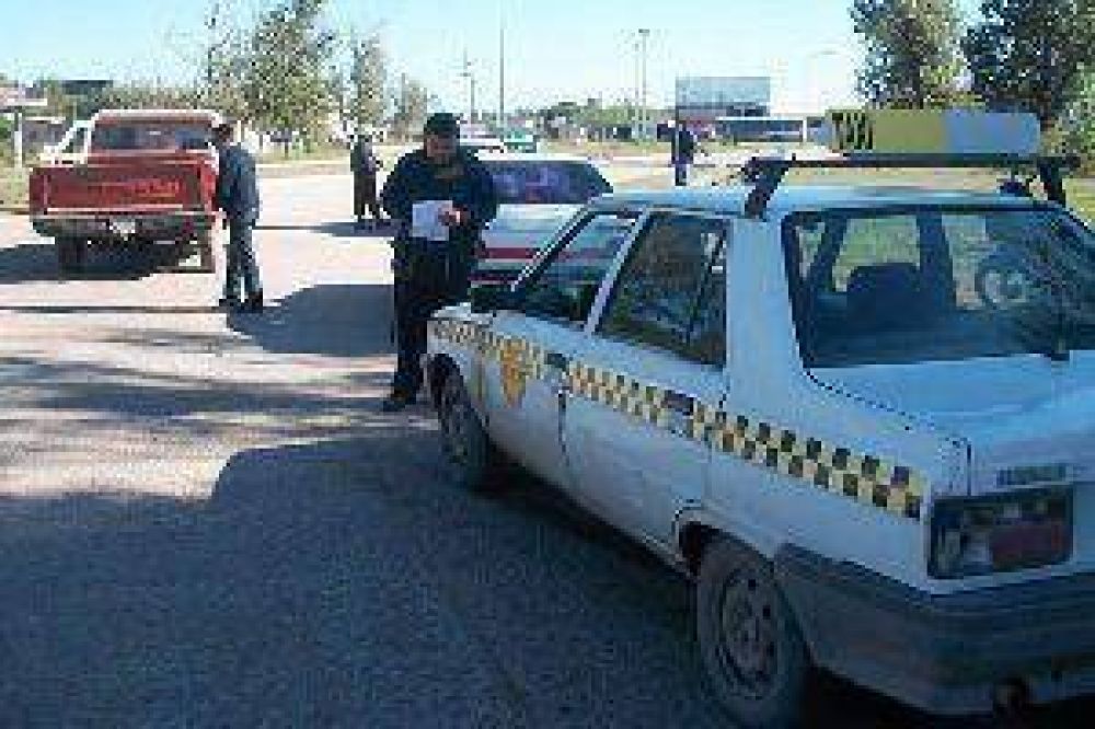 Tras el acuerdo, se inici� la "cacer�a" de remises ilegales en la ciudad