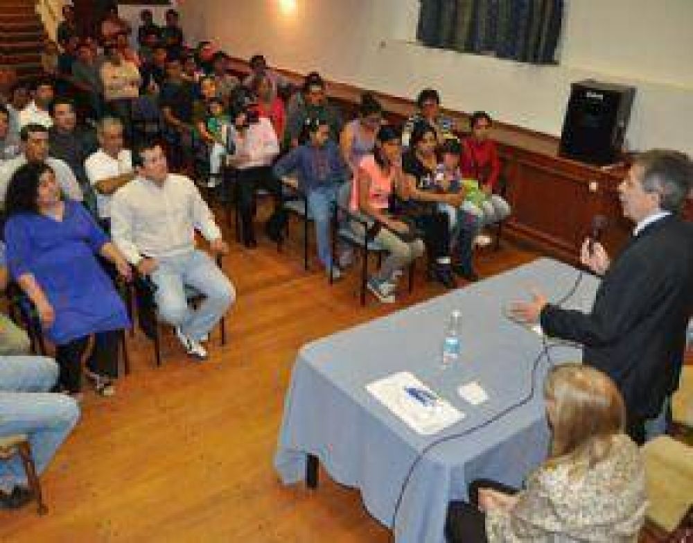 Construir�n viviendas de emergencia en 5 barrios