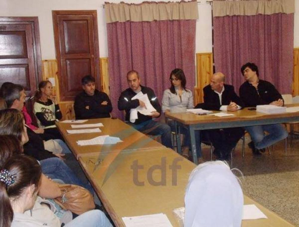  Incre�ble respuesta del concejal Guill�n a los padres del Mar�a Auxiliadora: �Vayan a rezar�