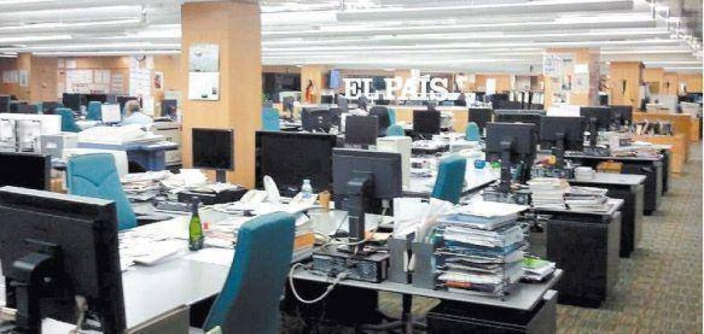 Guerra abierta por los 149 despidos en el diario El Pa�s