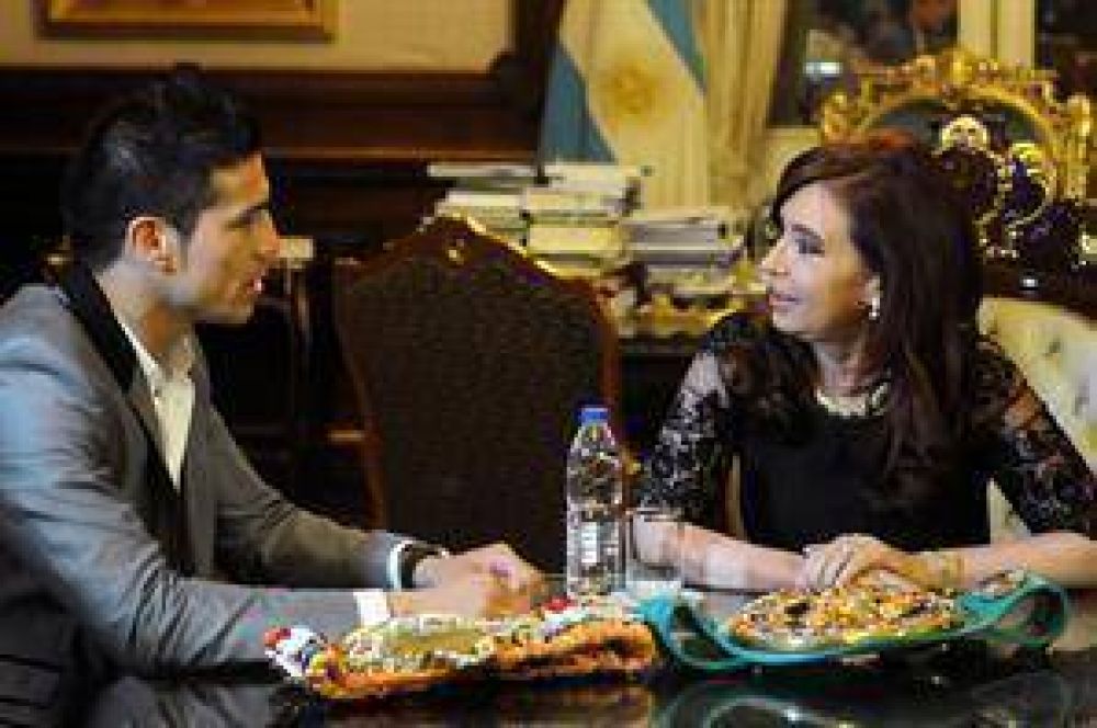 Cristina se lo propuso y Maravilla podr�a pelear en el estadio Unico