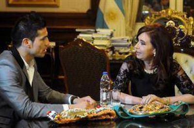 Cristina se lo propuso y Maravilla podr�a pelear en el estadio Unico