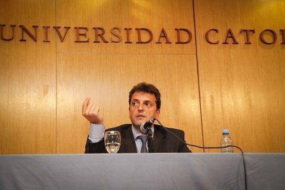Massa disert� sobre Seguridad Ciudadana y Bien Com�n en la UCA