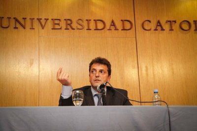 Massa disert� sobre Seguridad Ciudadana y Bien Com�n en la UCA