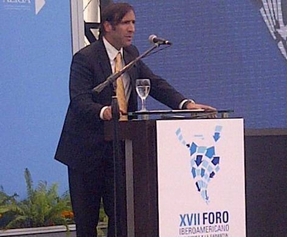 Lorenzino quiere un mercado de capitales que sirva a la producci�n